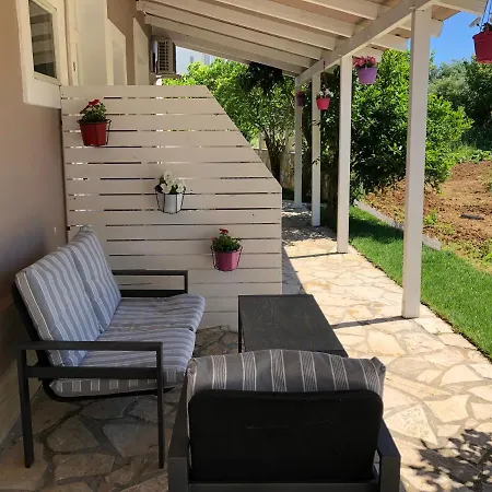 Petros & Apartament Lixouri