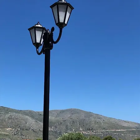 Petros & ليكسوري