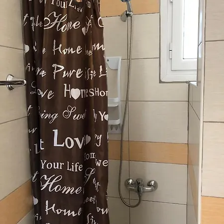 Апартаменты Petros &