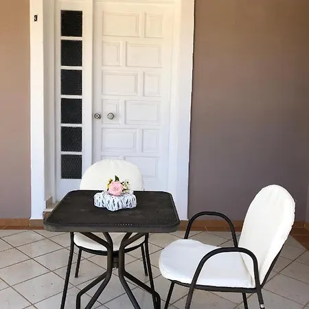 Petros & Ликсури