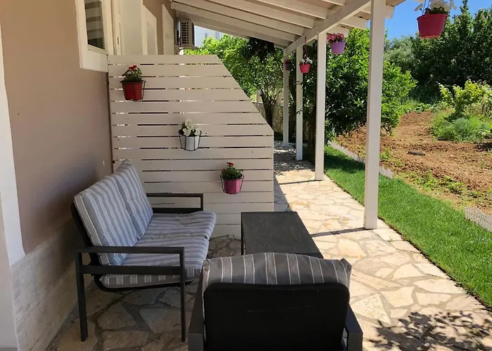 Petros & Lejlighed Lixouri